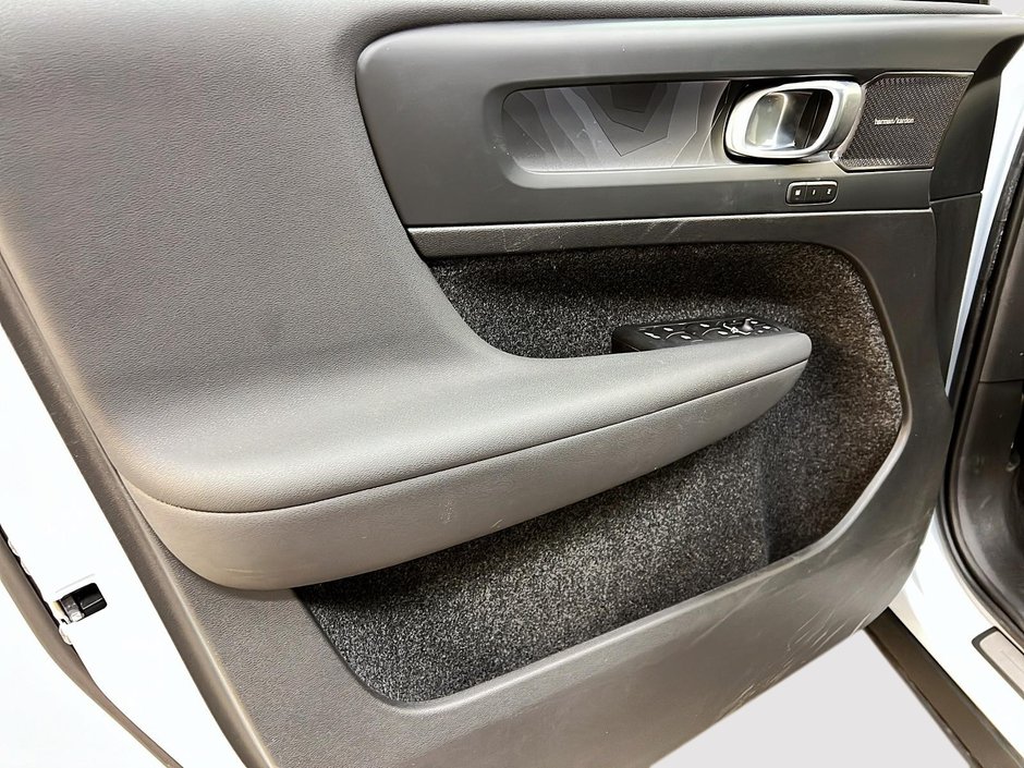 2024 Volvo C40 RECHARGE ULTIMATE CUIR TOIT PANO NAV-23