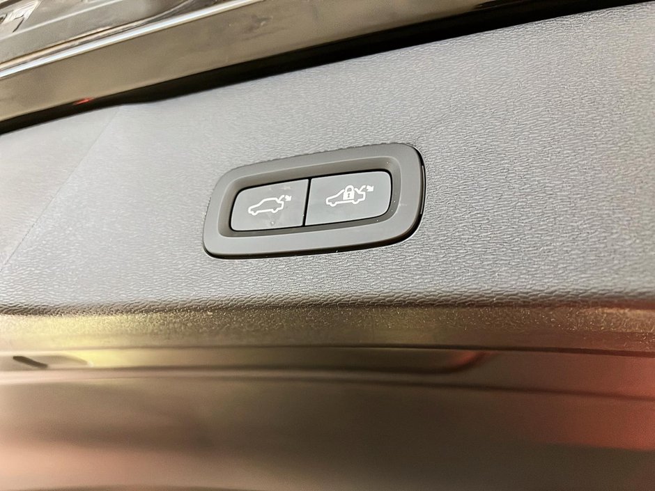 Volvo C40 RECHARGE TWIN CORE TOIT PANO NAV 2024-13