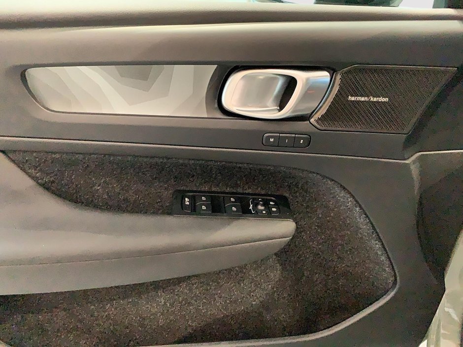 Volvo EC40 TWIN ULTRA TOIT PANO 4RM 2025-7