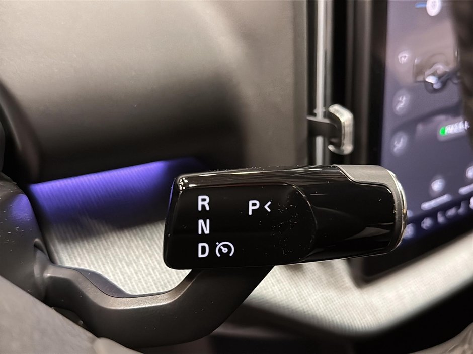 2025 Volvo EX30 TWIN PLUS CUIR TOIT PANO NAV 4RM-17