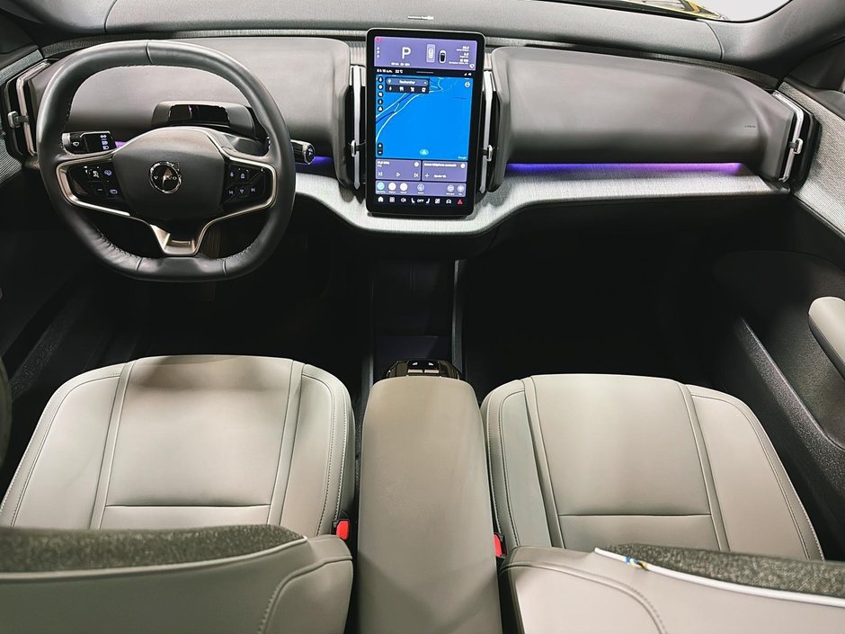 2025 Volvo EX30 TWIN PLUS CUIR TOIT PANO NAV 4RM-11