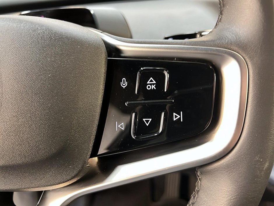 2025 Volvo EX30 TWIN PLUS CUIR TOIT PANO NAV 4RM-18