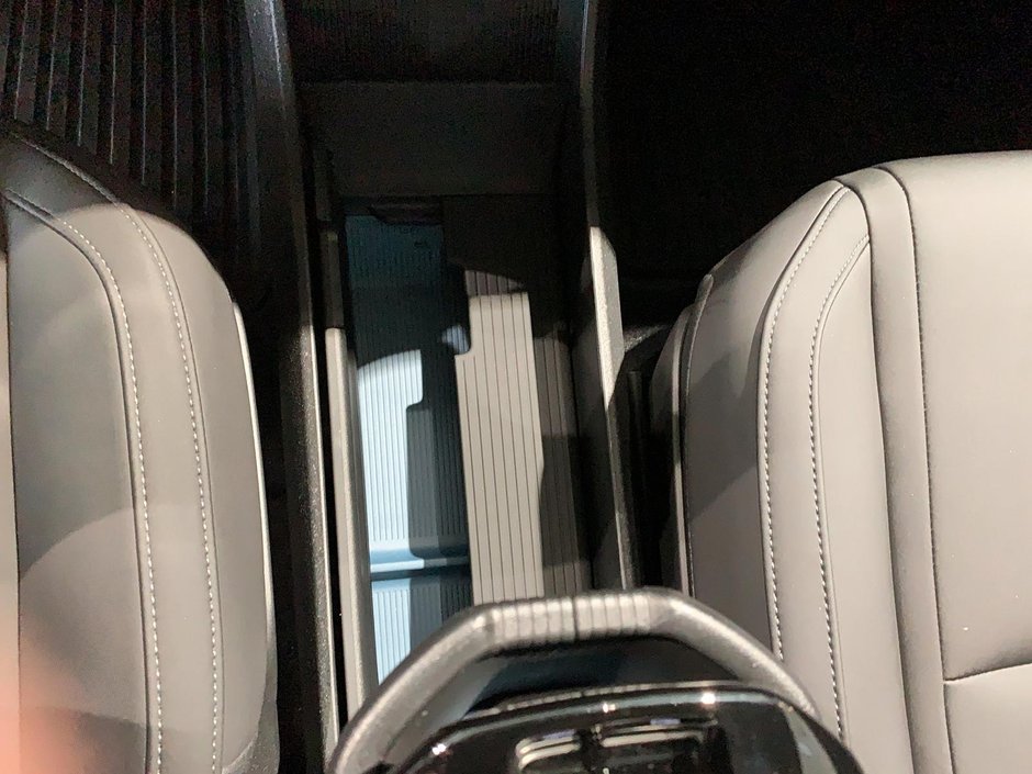 2025 Volvo EX30 TWIN PLUS 4RM-13