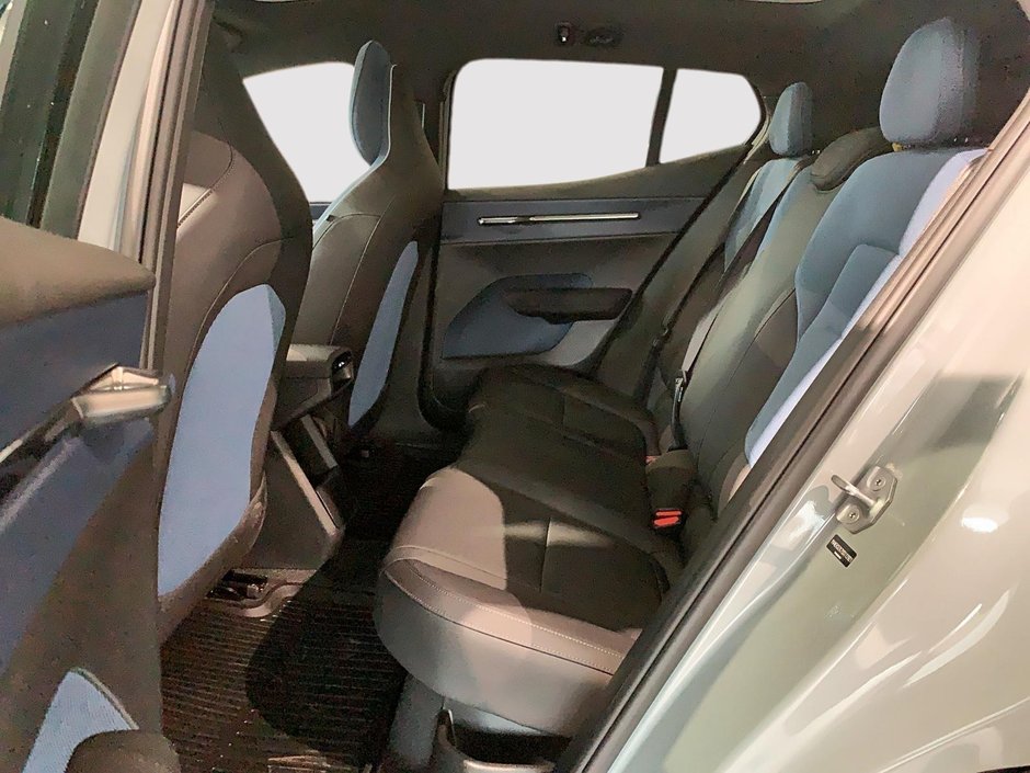 2025 Volvo EX30 TWIN PLUS 4RM-9