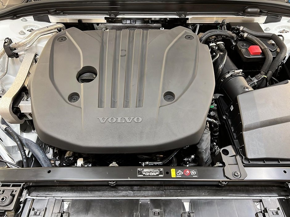 Volvo S60 B5 CORE CUIR TOIT PANO NAV 4RM 2024-12