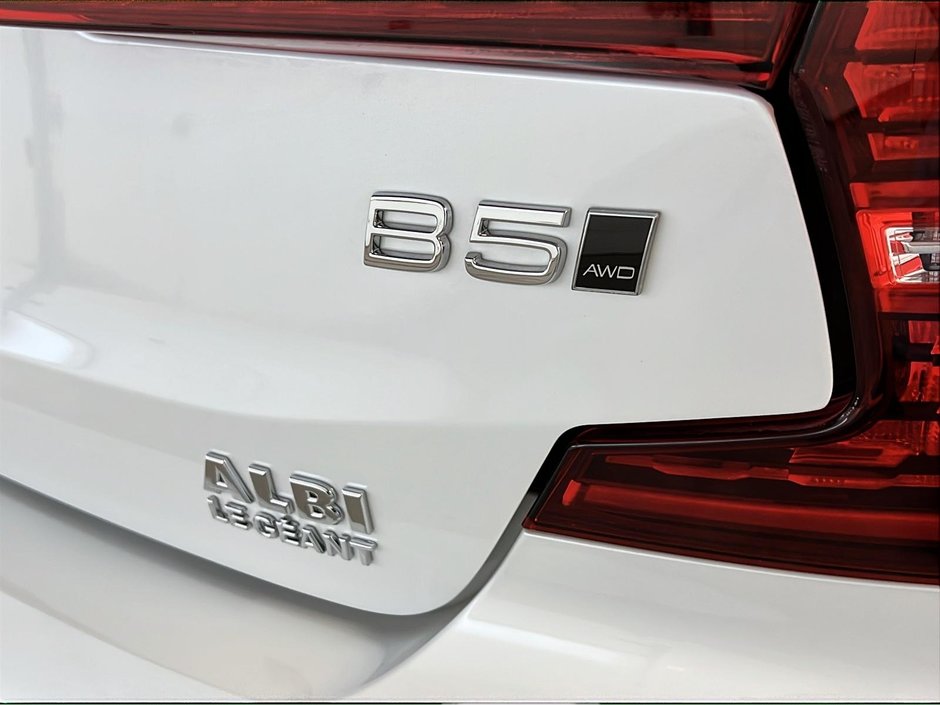 Volvo S60 B5 CORE CUIR TOIT PANO NAV 4RM 2024-26