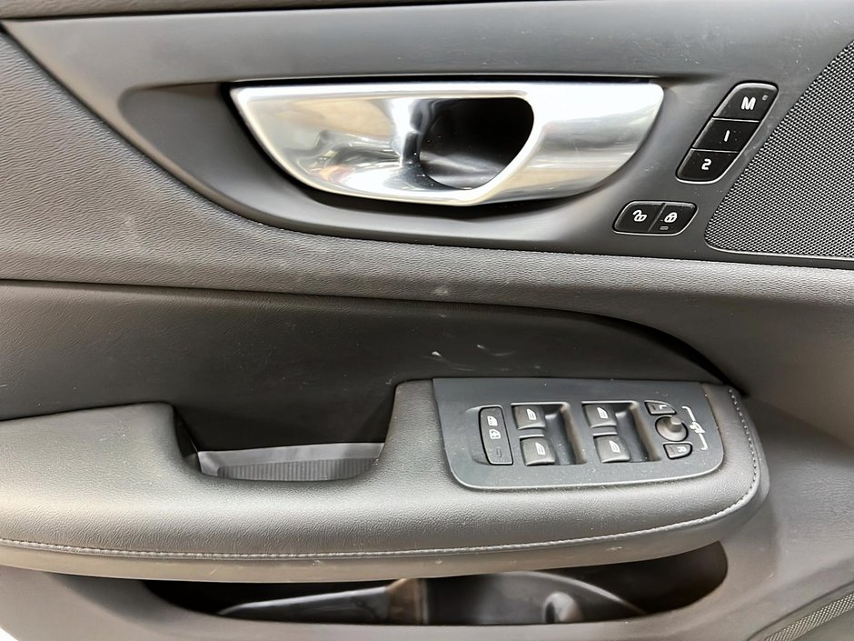 Volvo S60 B5 PLUS CUIR TOIT NAV 4RM 2024-23
