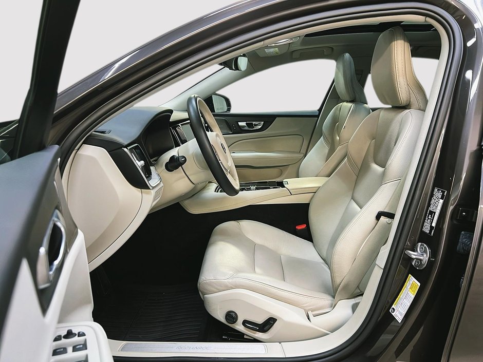 Volvo S60 T8 RECHARGE PLUS  CUIR TOIT NAV 2024-6