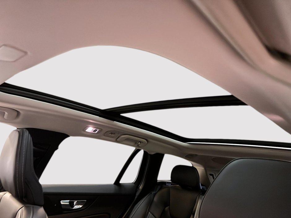 Volvo V60 T5 CROSS COUNTRY  CUIR TOIT PANO NAV 4RM 2021-9