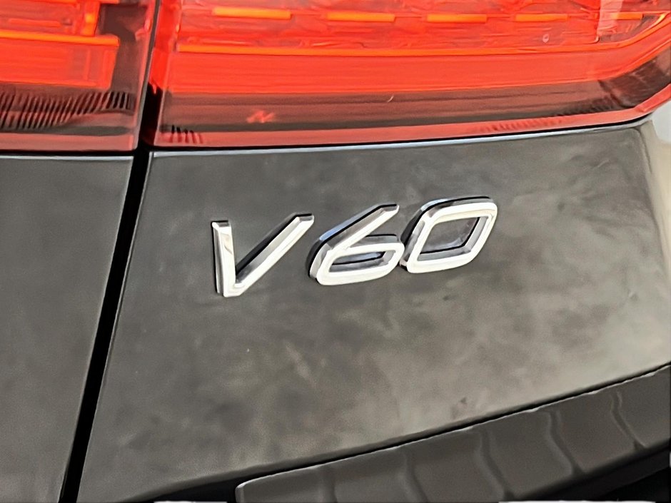 Volvo V60 T5 CROSS COUNTRY  CUIR TOIT PANO NAV 4RM 2021-28