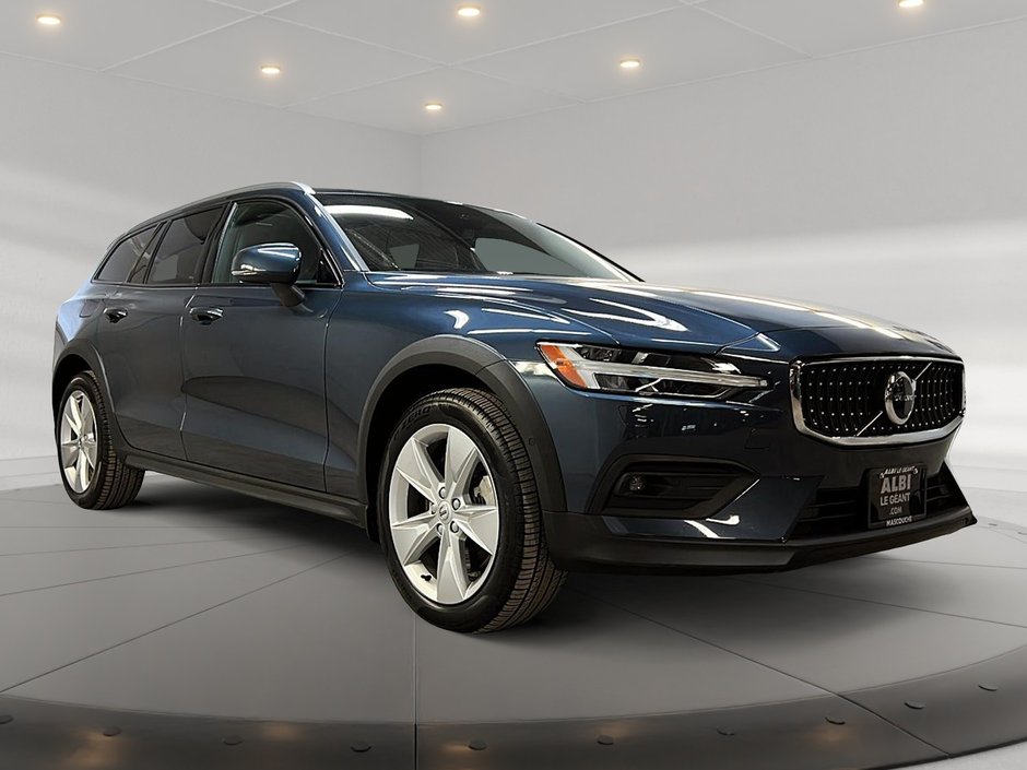 2025 Volvo V60 B5 CROSS COUNTRY CORE CUIR TOIT PANO NAV 4RM-2