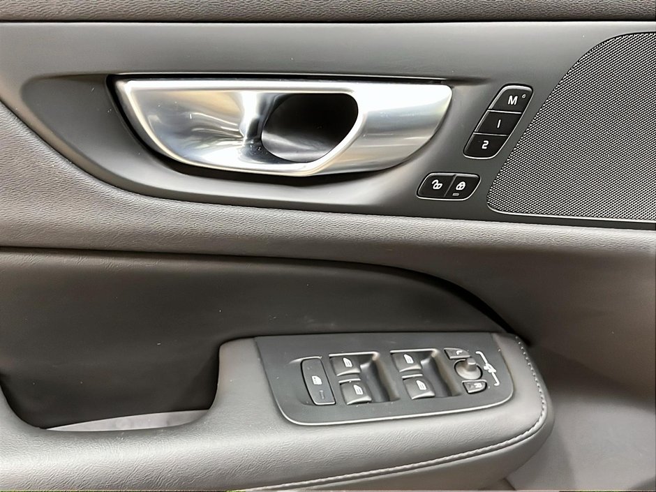 2025 Volvo V60 B5 CROSS COUNTRY CORE CUIR TOIT PANO NAV 4RM-24