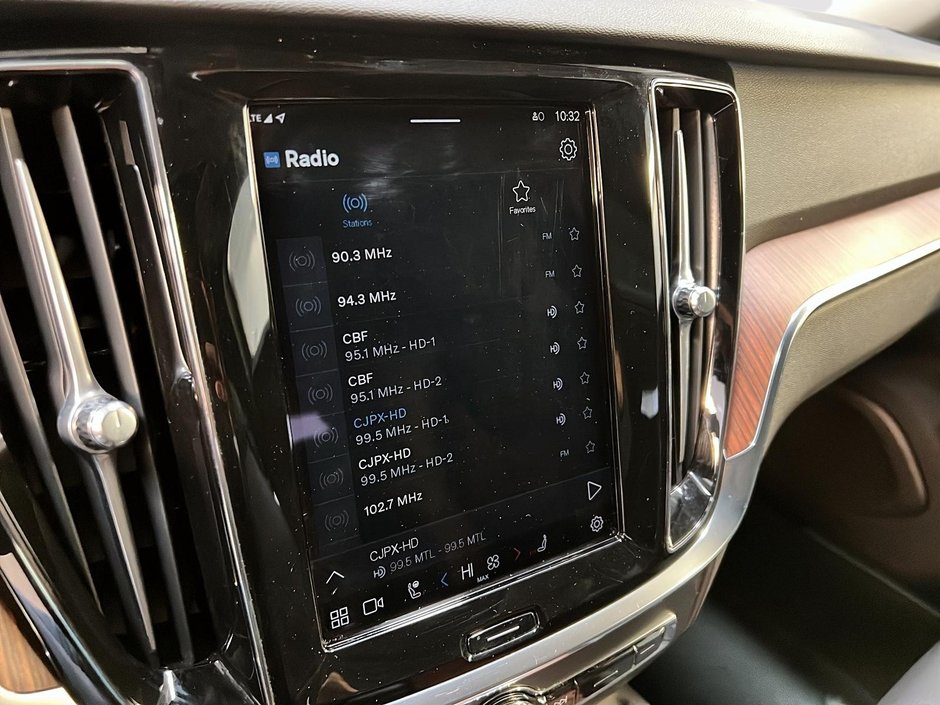 2025 Volvo V60 B5 CROSS COUNTRY CORE CUIR TOIT PANO NAV 4RM-17