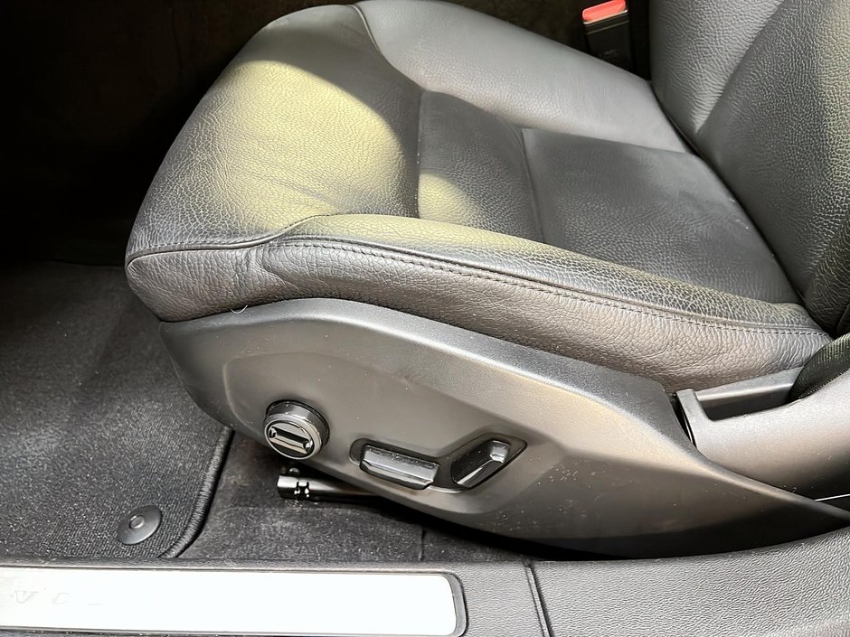 2025 Volvo V60 B5 CROSS COUNTRY CORE CUIR TOIT PANO NAV 4RM-26