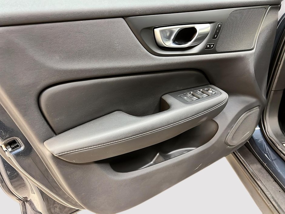 2025 Volvo V60 B5 CROSS COUNTRY CORE CUIR TOIT PANO NAV 4RM-25