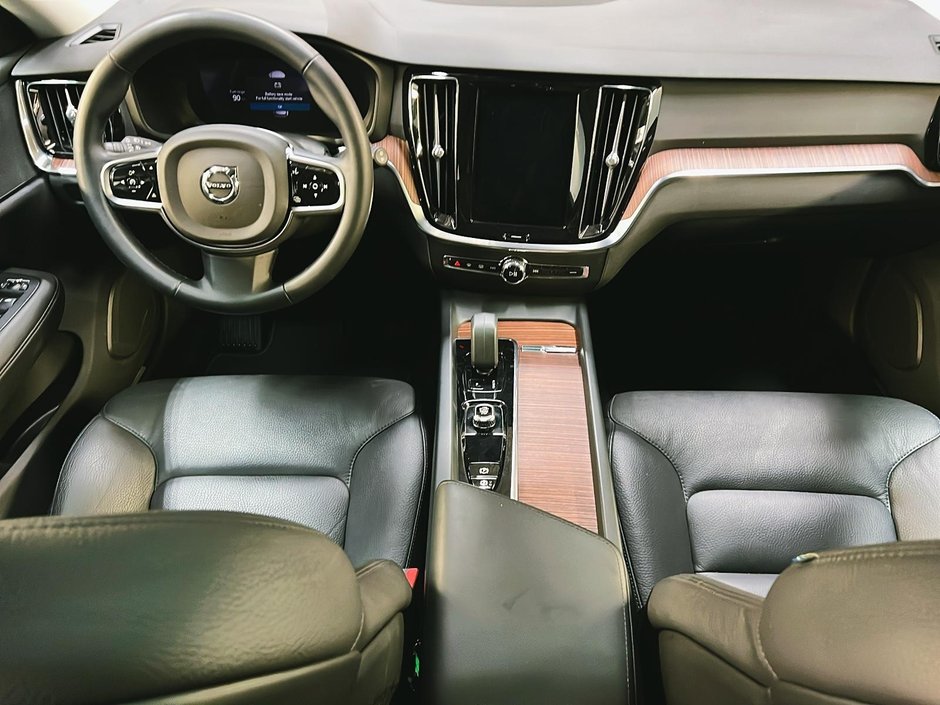 2025 Volvo V60 B5 CROSS COUNTRY CORE CUIR TOIT PANO NAV 4RM-11