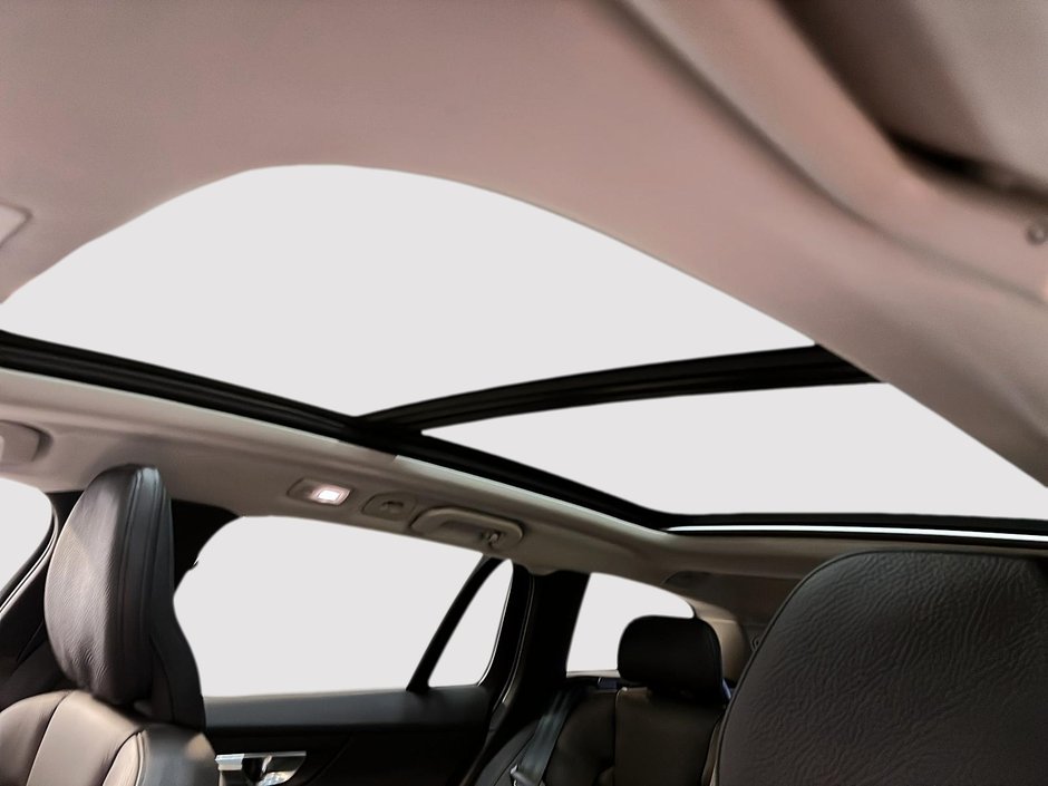 Volvo V60 B5 CROSS COUNTRY CORE CUIR TOIT PANO NAV 4RM 2025-9