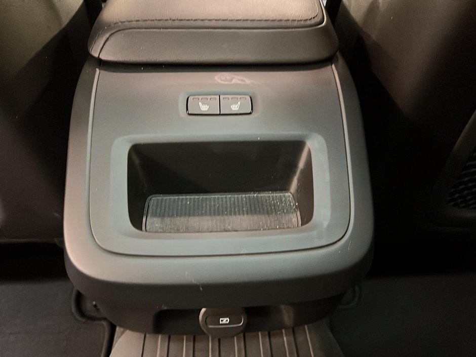 Volvo V60 B5 CROSS COUNTRY CORE CUIR TOIT PANO NAV 4RM 2025-10