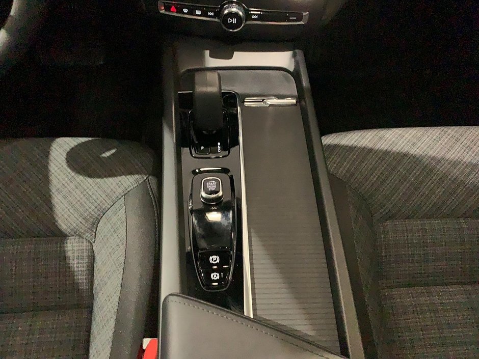 2025 Volvo V60 B5 CROSS COUNTRY CORE TOIT PANO NAV 4RM-11