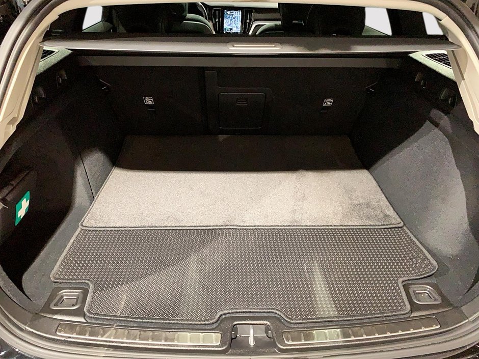 2025 Volvo V60 B5 CROSS COUNTRY CORE TOIT PANO NAV 4RM-16