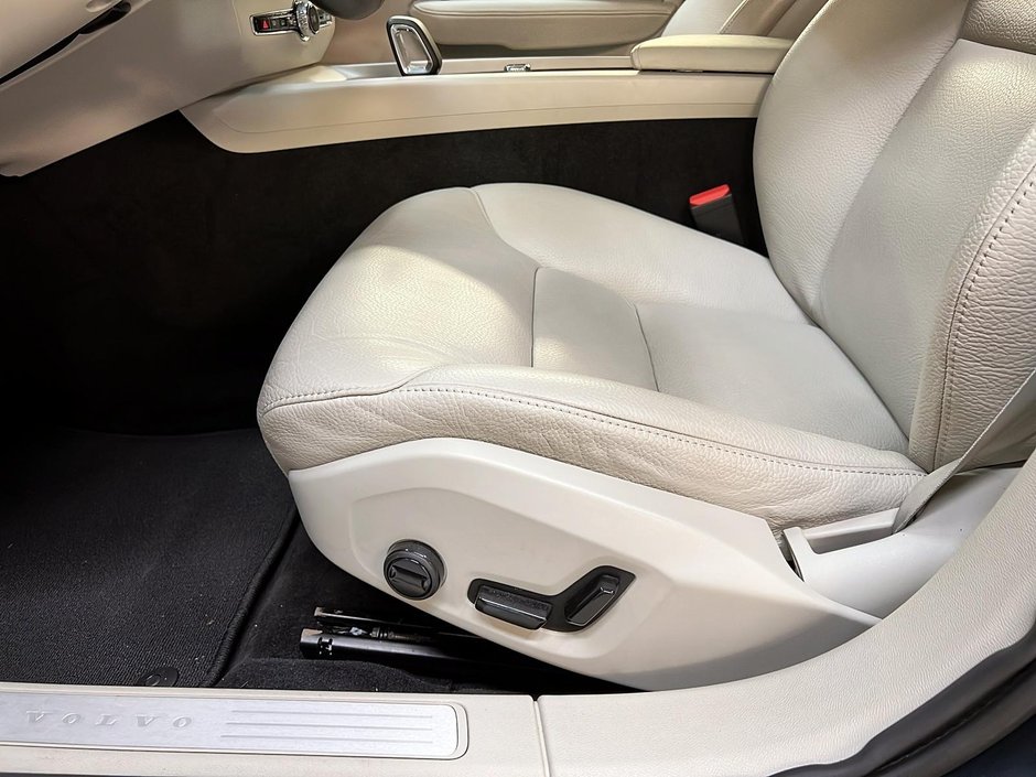 2025 Volvo V60 B5 CROSS COUNTRY PLUS CUIR TOIT PANO NAV 4RM-26