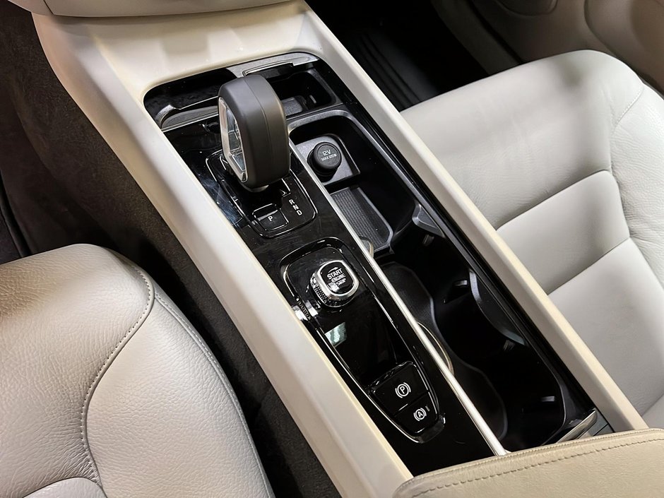 2025 Volvo V60 B5 CROSS COUNTRY PLUS CUIR TOIT PANO NAV 4RM-15