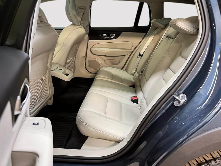 2025 Volvo V60 B5 CROSS COUNTRY PLUS CUIR TOIT PANO NAV 4RM-8