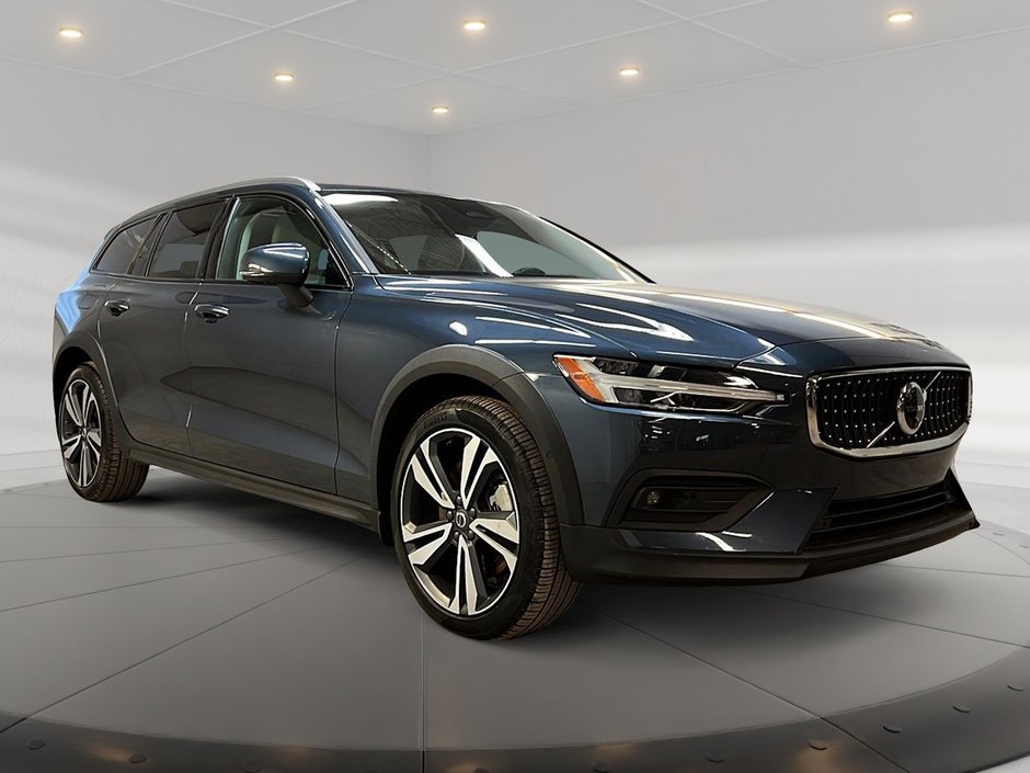 2025 Volvo V60 B5 CROSS COUNTRY PLUS CUIR TOIT PANO NAV 4RM-2