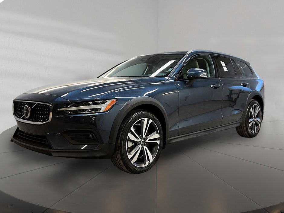 2025 Volvo V60 B5 CROSS COUNTRY PLUS CUIR TOIT PANO NAV 4RM-0
