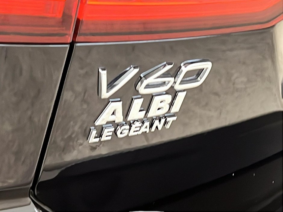 Volvo V60 B5 CROSS COUNTRY PLUS CUIR TOIT PANO NAV 4RM 2025-28