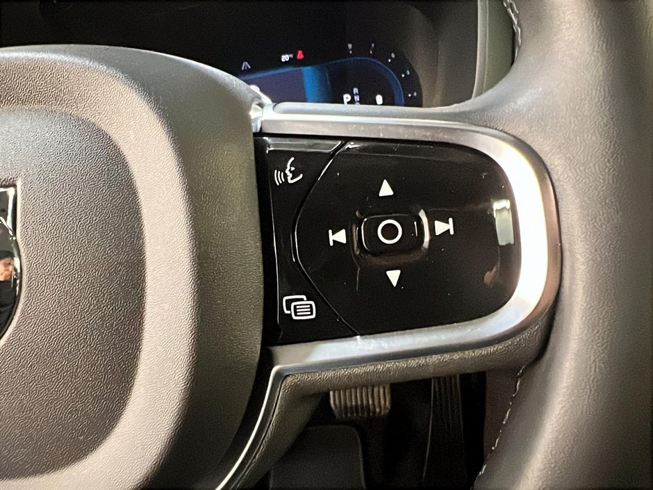 Volvo V60 B5 CROSS COUNTRY PLUS CUIR TOIT PANO NAV 4RM 2025-21