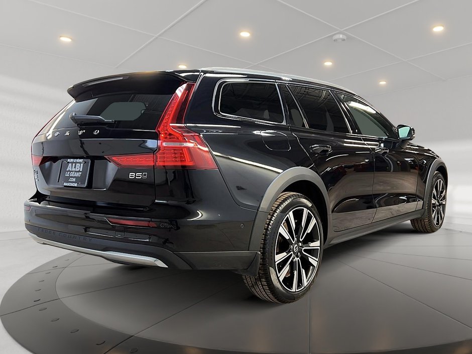 Volvo V60 B5 CROSS COUNTRY PLUS CUIR TOIT PANO NAV 4RM 2025-3
