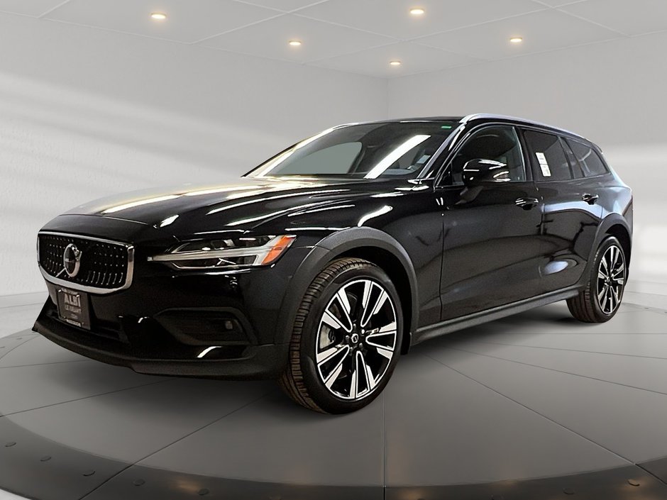 Volvo V60 B5 CROSS COUNTRY PLUS CUIR TOIT PANO NAV 4RM 2025-0