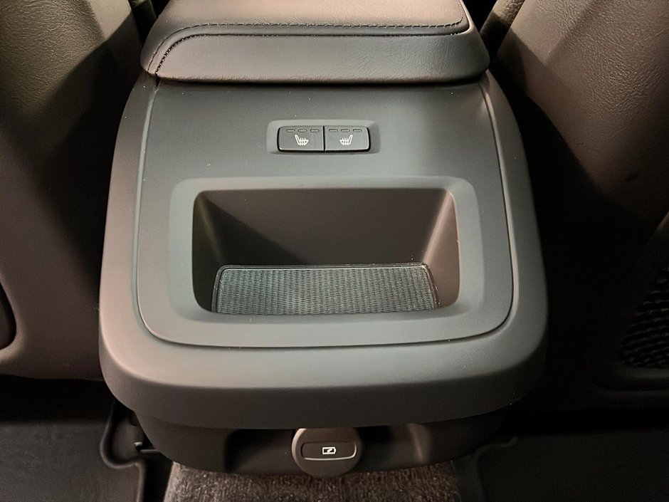 Volvo V60 B5 CROSS COUNTRY PLUS CUIR TOIT PANO NAV 4RM 2025-10