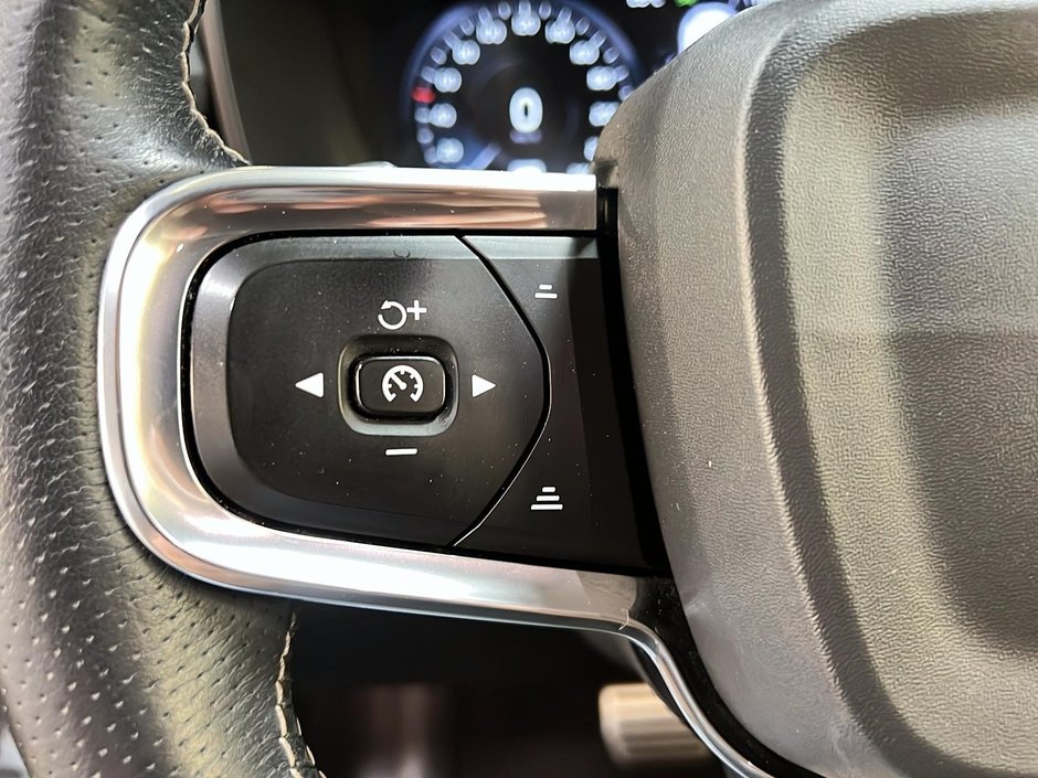 Volvo XC40 T5 R-DESING TOIT PANO NAV 4RM 2020-21