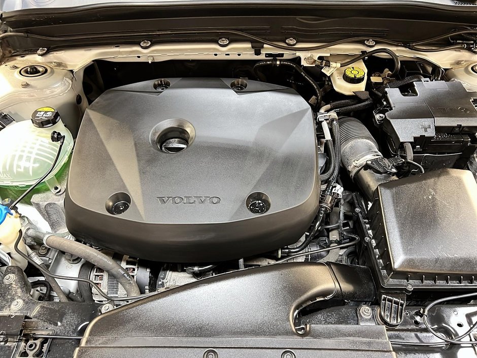 Volvo XC40 T5 R-DESING TOIT PANO NAV 4RM 2020-11