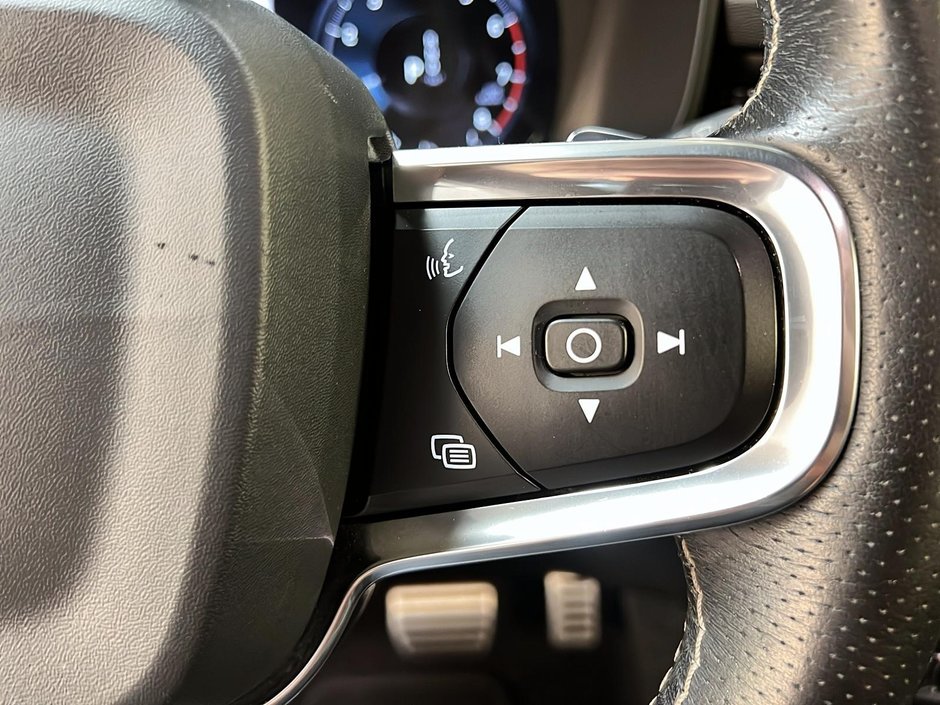 Volvo XC40 T5 R-DESING TOIT PANO NAV 4RM 2020-20
