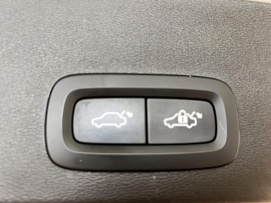 Volvo XC40 T5 R-DESING TOIT PANO NAV 4RM 2020-13