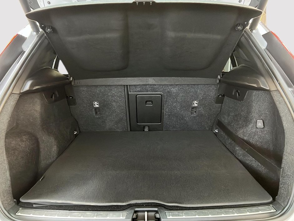 Volvo XC40 T5 R-DESING TOIT PANO NAV 4RM 2020-12