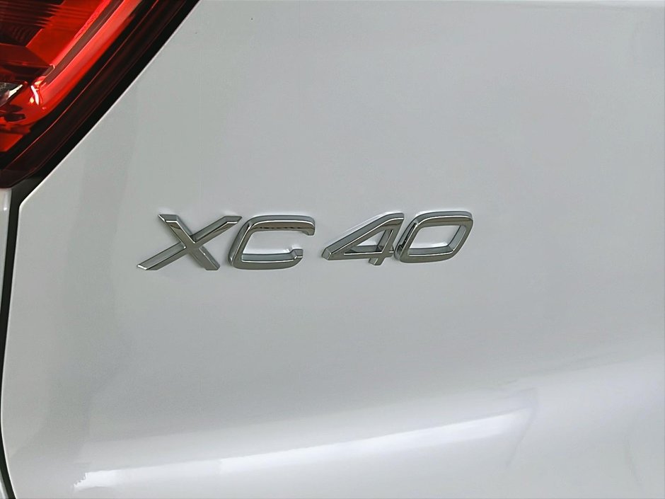 2021 Volvo XC40 T5 R-DESING TOIT PANO NAV 4RM-26
