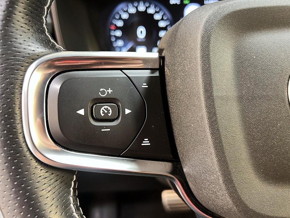 2021 Volvo XC40 T5 R-DESING TOIT PANO NAV 4RM-21