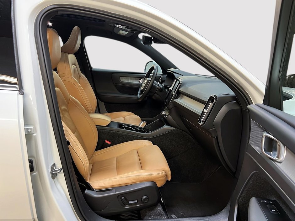 Volvo XC40 INSCRIPTION CUIR TOIT PANO NAV 4RM 2022-7