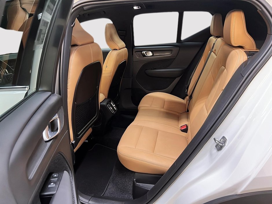 Volvo XC40 INSCRIPTION CUIR TOIT PANO NAV 4RM 2022-9