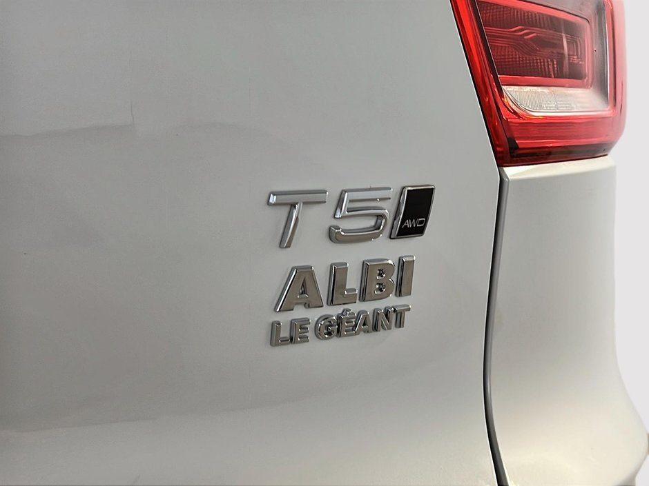 Volvo XC40 INSCRIPTION CUIR TOIT PANO NAV 4RM 2022-24