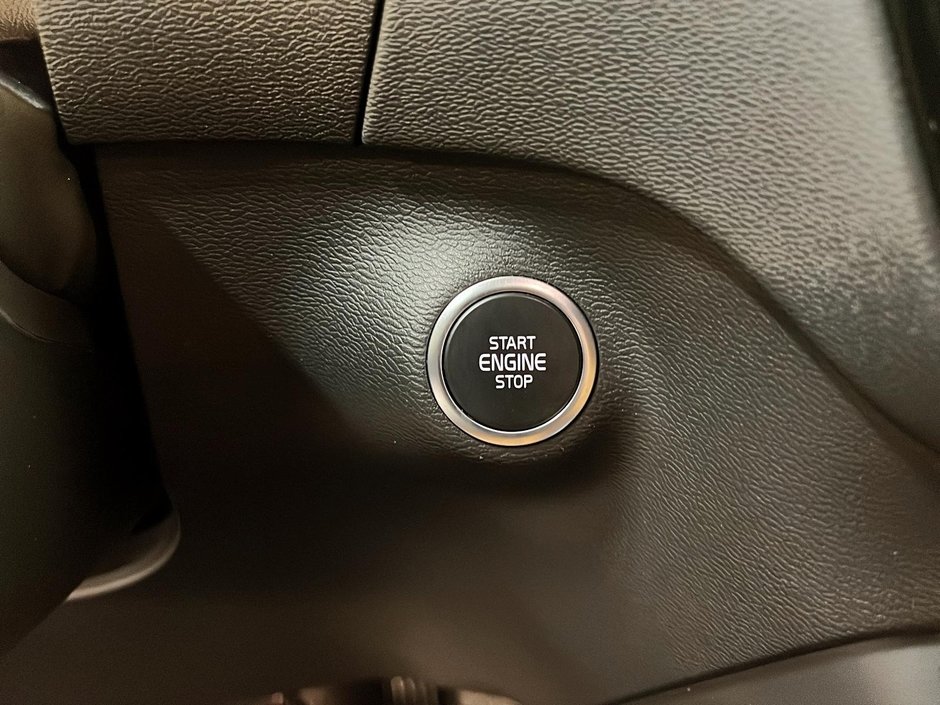 Volvo XC40 INSCRIPTION CUIR TOIT PANO NAV 4RM 2022-18