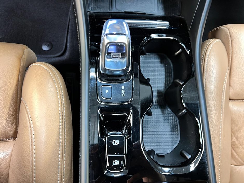 Volvo XC40 INSCRIPTION CUIR TOIT PANO NAV 4RM 2022-14