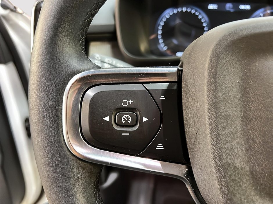 Volvo XC40 INSCRIPTION CUIR TOIT PANO NAV 4RM 2022-20