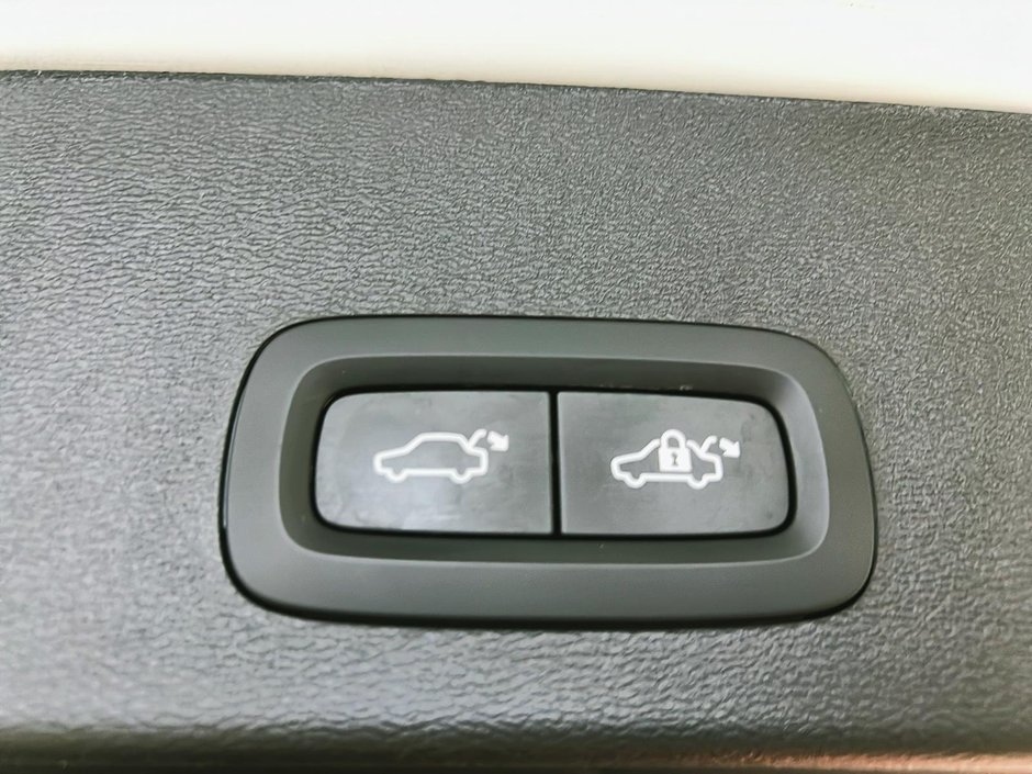 Volvo XC40 T5 R-DESIGN TOIT PANO NAV 4RM 2022-13