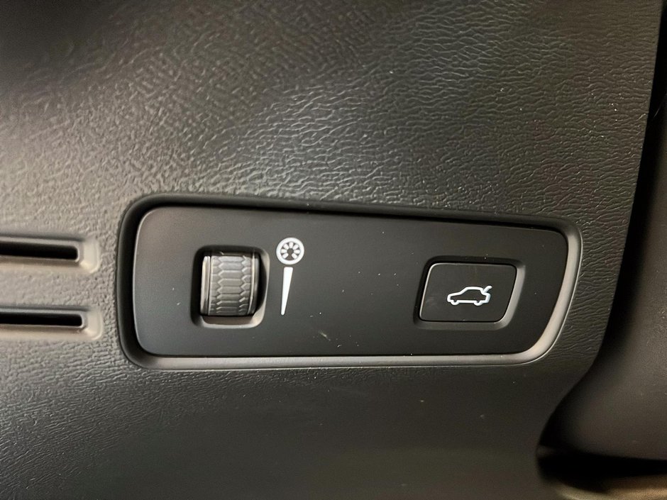 Volvo XC40 T5 R-DESIGN TOIT PANO NAV 4RM 2022-22