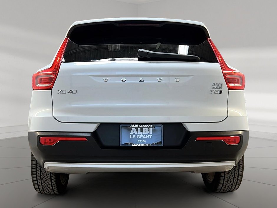 2022 Volvo XC40 T5 MOMENTUM CUIR TOIT PANO NAV-4